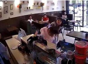 广西高速插队爆料视频,视频揭露现场冲突瞬间  第2张